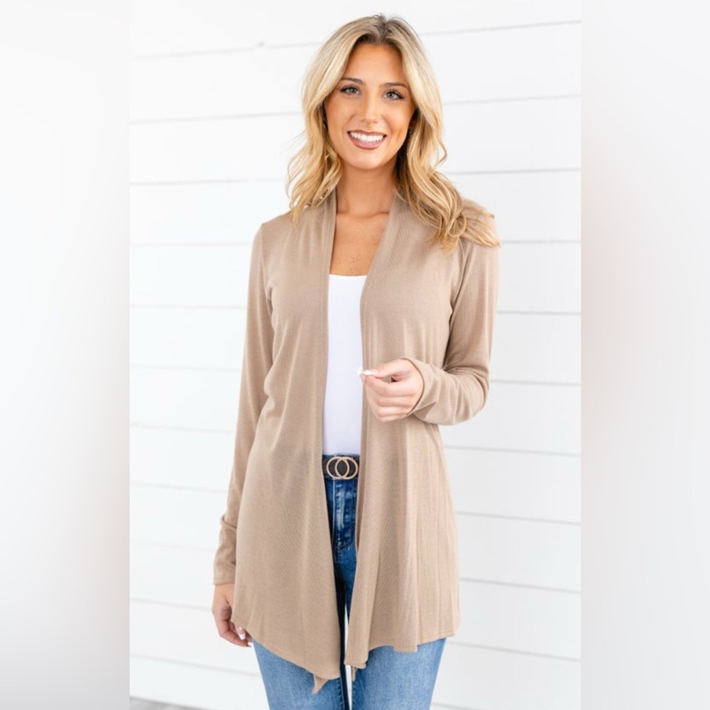 Boutique Cici Brand Women's Tan Open Front Cardigan